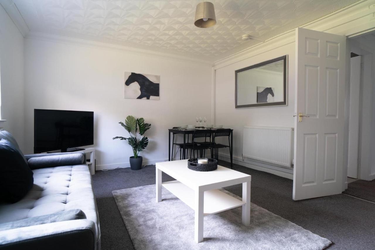 Deedes Apartment Airdrie Exterior foto